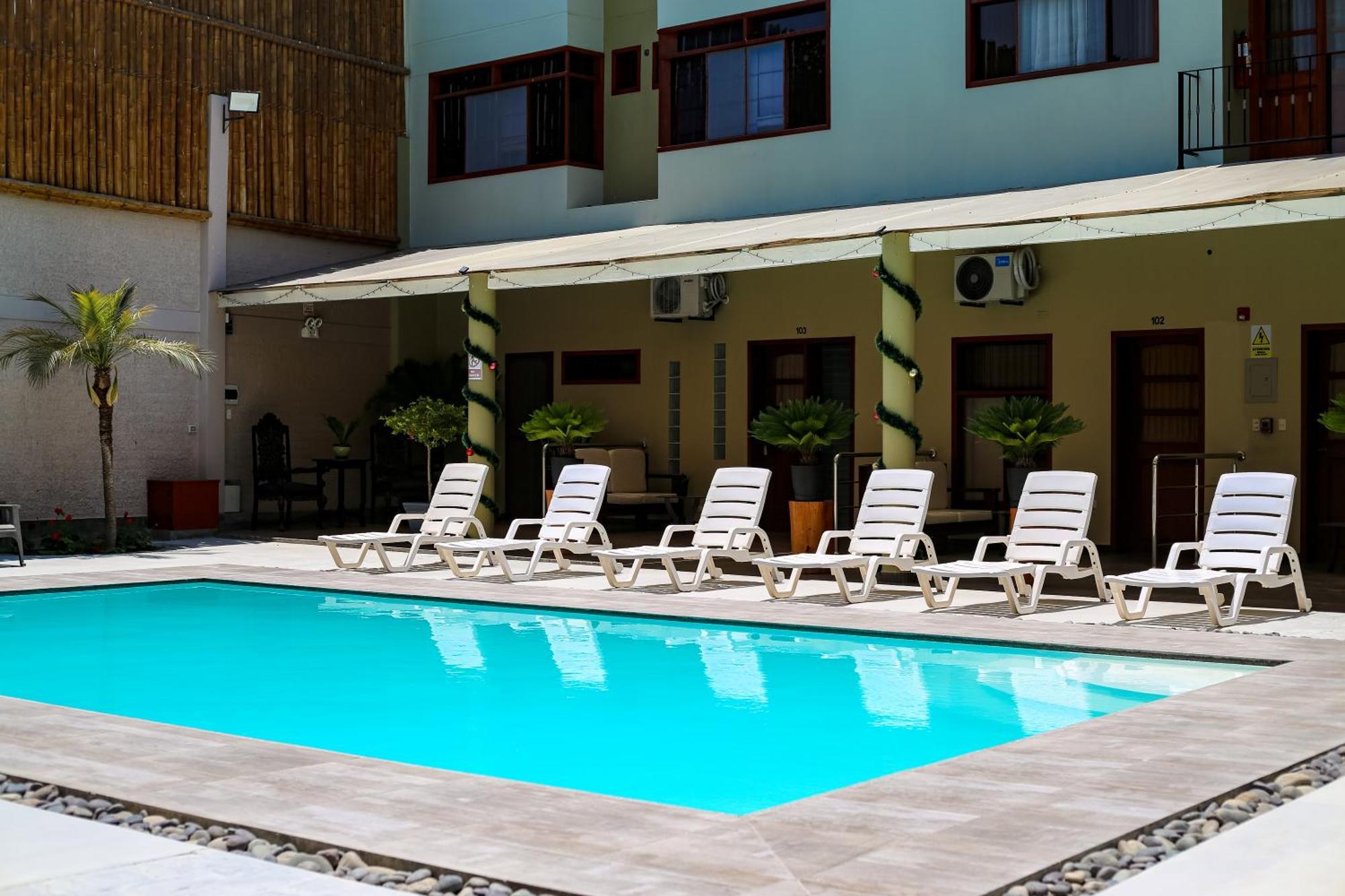 Apart Hotel El Canaveral Чинча-Альта Екстер'єр фото