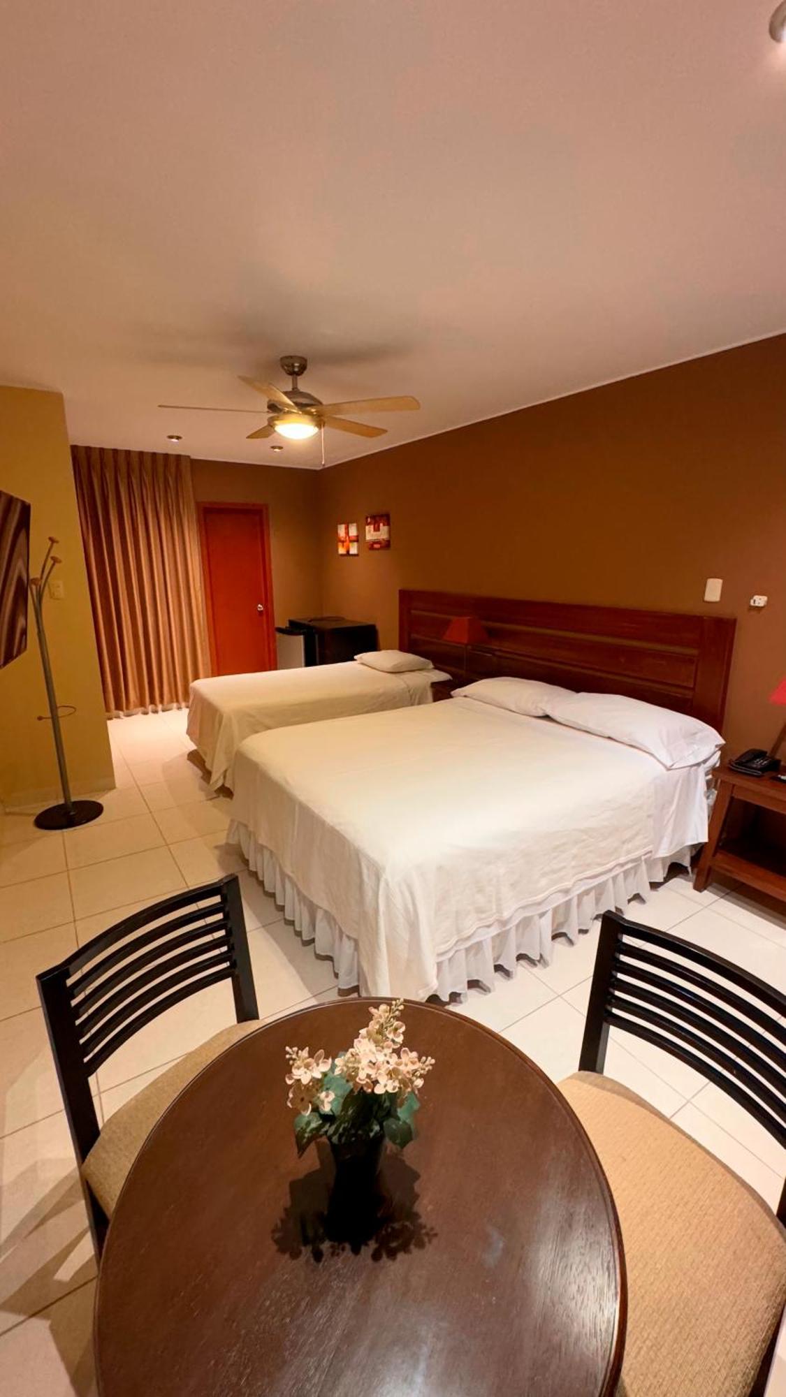 Apart Hotel El Canaveral Чинча-Альта Екстер'єр фото