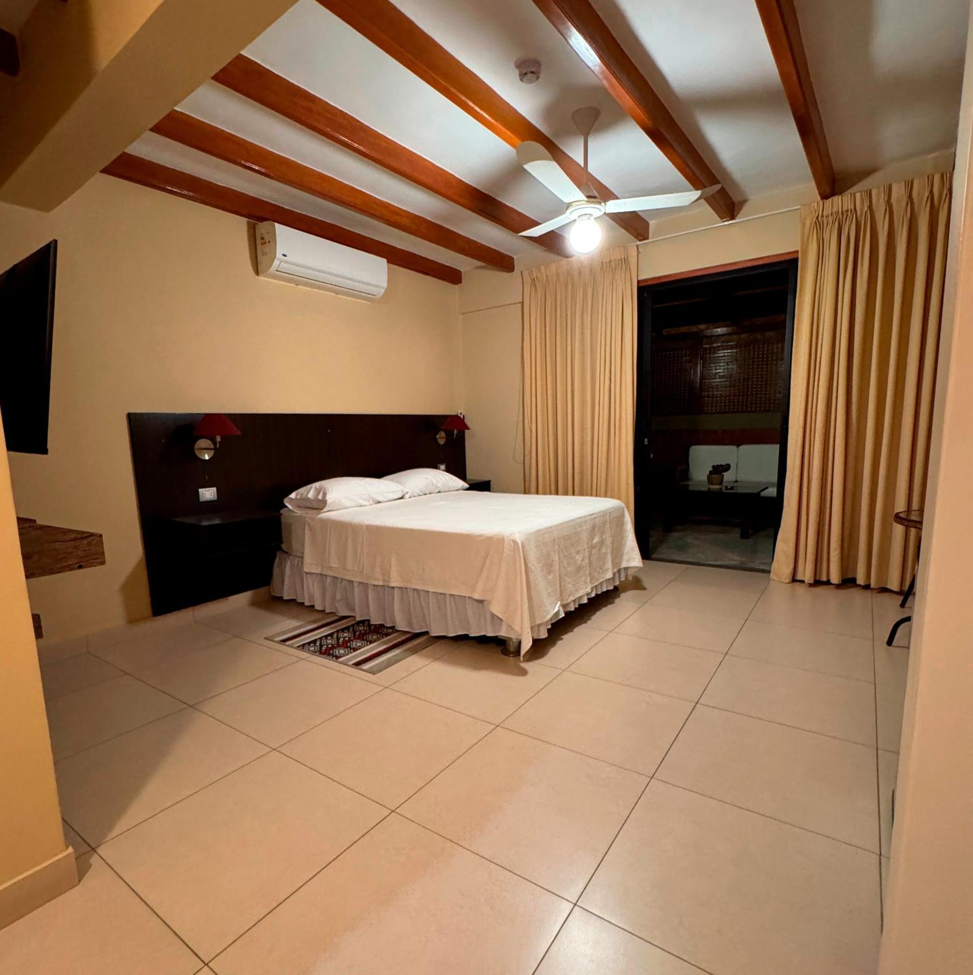 Apart Hotel El Canaveral Чинча-Альта Екстер'єр фото