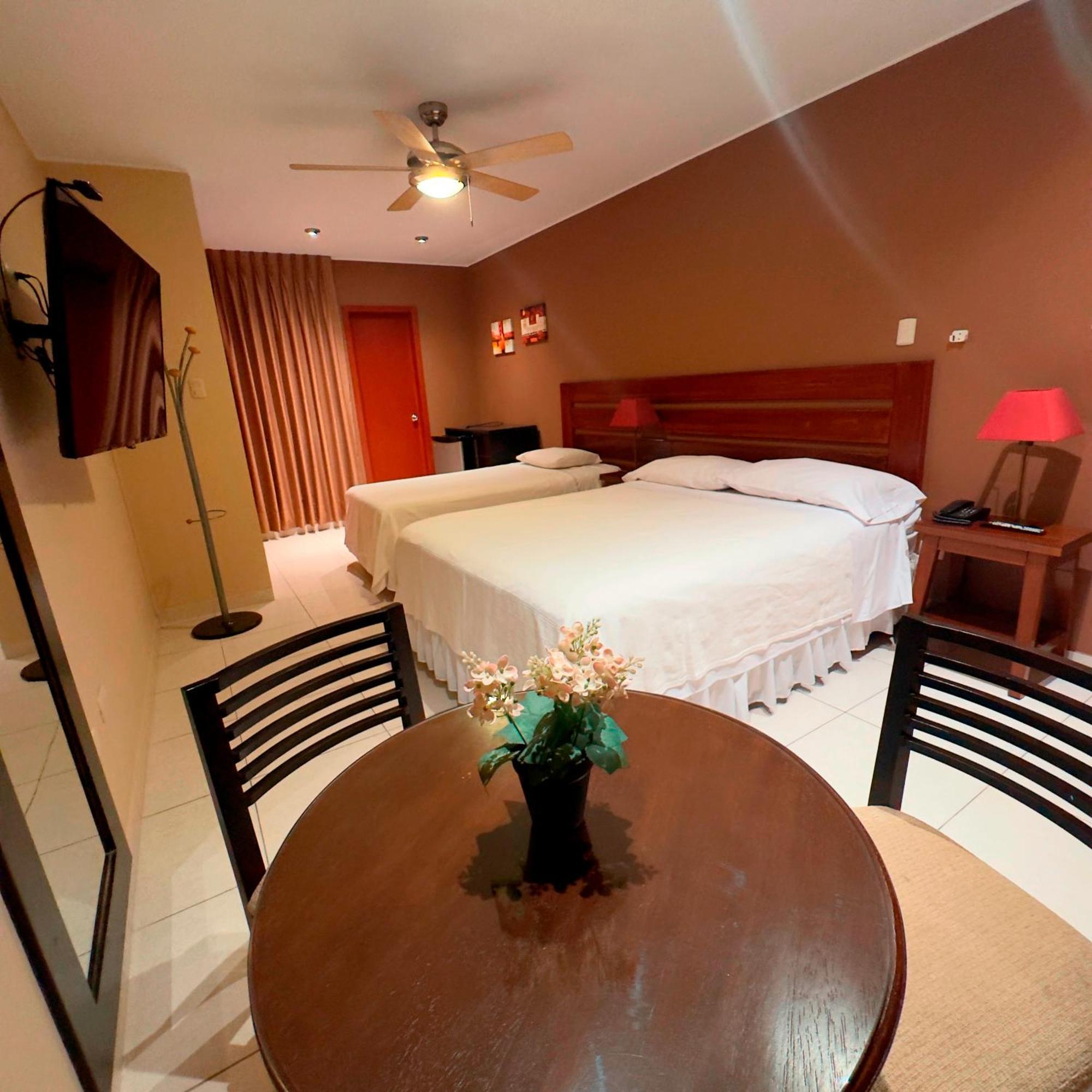 Apart Hotel El Canaveral Чинча-Альта Екстер'єр фото