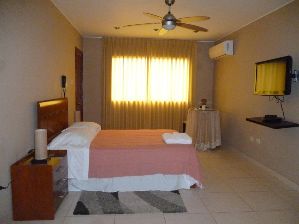 Apart Hotel El Canaveral Чинча-Альта Екстер'єр фото