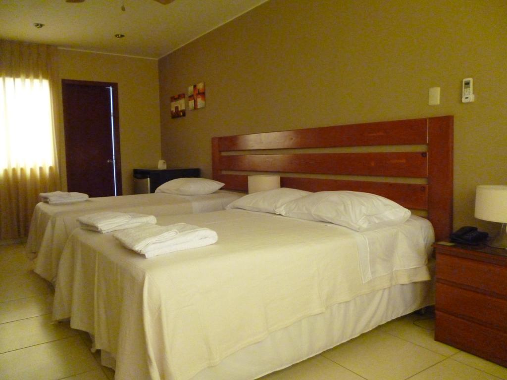 Apart Hotel El Canaveral Чинча-Альта Екстер'єр фото